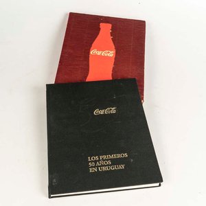 Coca Cola: Los primeros 50 años en Uruguay, de tapa dura presentado en caja de cartón. - imagen 1