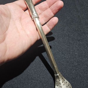 Bombilla Curva de Plata con Detalles Labrados - imagen 3
