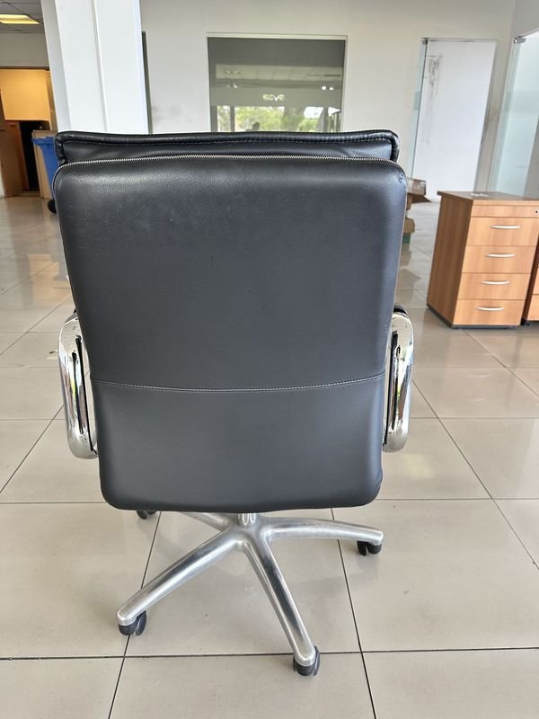 SILLA DE CUERO EJECUTIVA - imagen 6