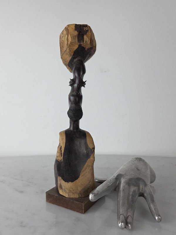 Lote anterior: Escultura en madera dura africana posiblemente ébano