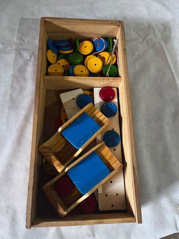 Cajón con Piezas de Madera para Ensamblar Tipo Puzzle