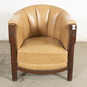 Lote siguiente: Sillón Art Decó Tapizado en Cuerina Clara