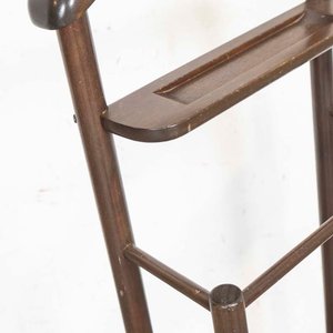 Perchero de Pie Despojador de Madera Oscura con Detalles en Lustre - imagen 3