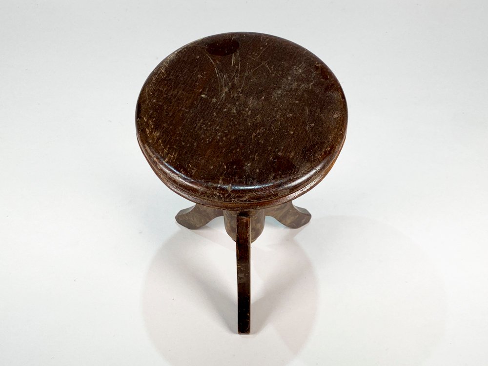 Mesa de madera para niños con tapa circular y tres patas - imagen 4