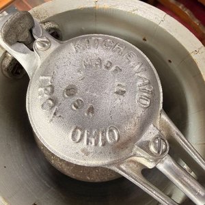 Antigua Máquina de Helados a Manivela "KitchenAid" con Tacho de Madera - imagen 6
