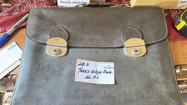 Antiguo maletín inglés de cuero negro con detalles en oro - imagen 9