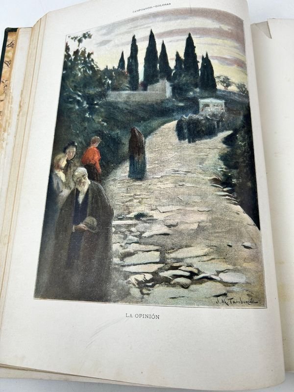Libros de geografía y historia antiguos con escultura de mano de plata - imagen 14