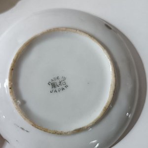Juego de Tazas y Platillos de Loza Japonesa - imagen 7