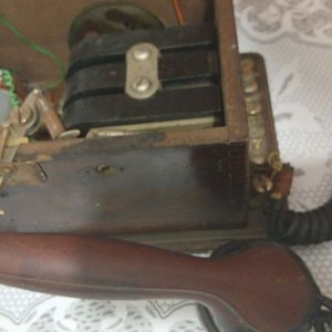 Teléfono Antiguo de Magneto Alemán de Madera - imagen 3