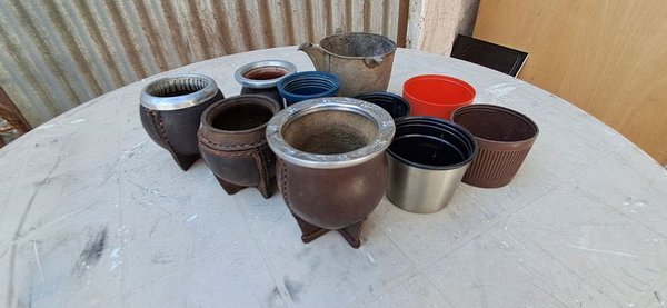 Colección de recipientes y botellas en buen estado - imagen 3
