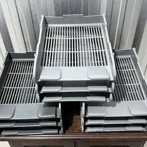 Lote siguiente: Bandejas Organizadoras Apilables de Plástico Gris