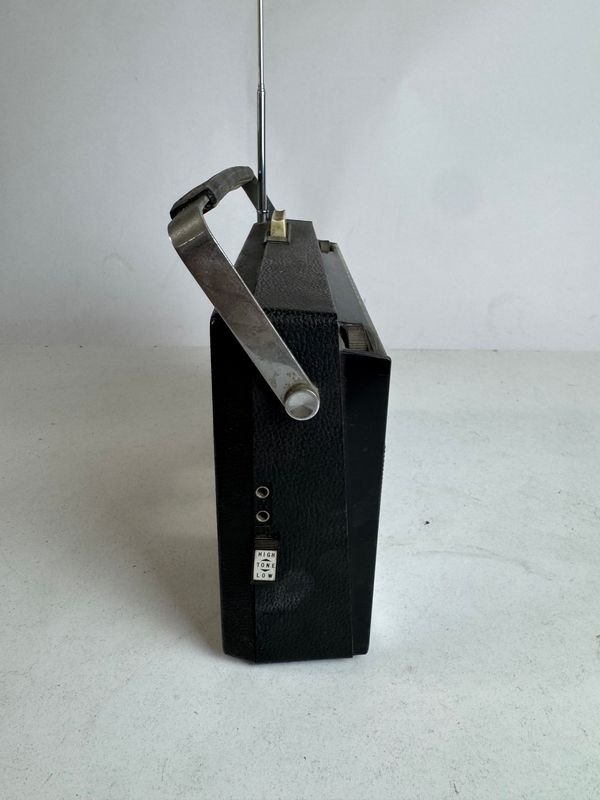 Antigua radio Sanyo en venta - imagen 10