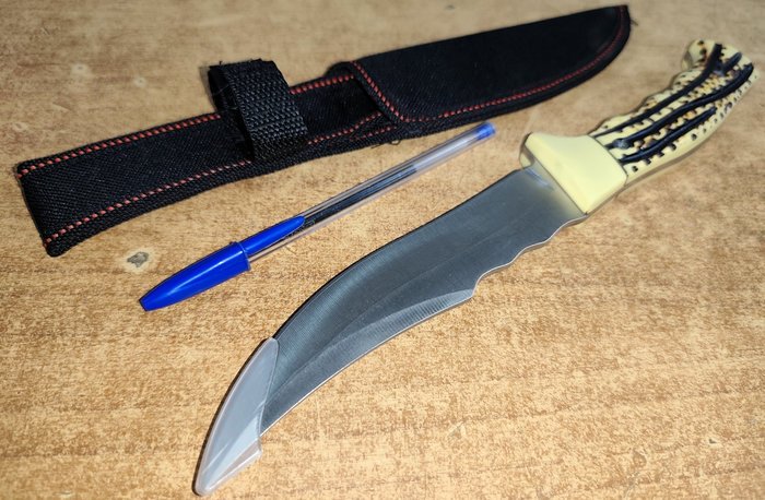 Cuchillo de campo con funda y hoja grabada - imagen 2