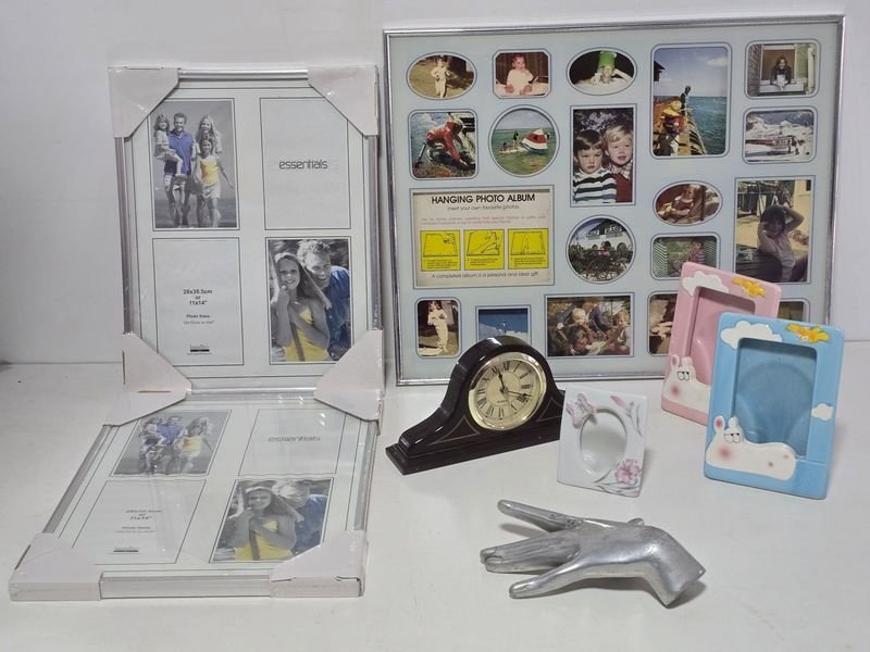 Lote de Portarretratos Decorativos y Reloj Clásico de Mesa