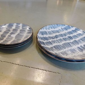 Conjunto de 5 platos diseño elegante de dos tamaños - imagen 1