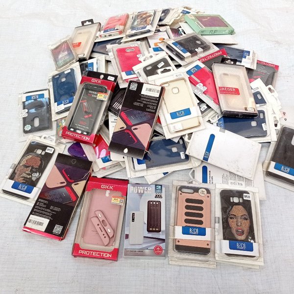 Gran cantidad de fundas para celulares - imagen 1
