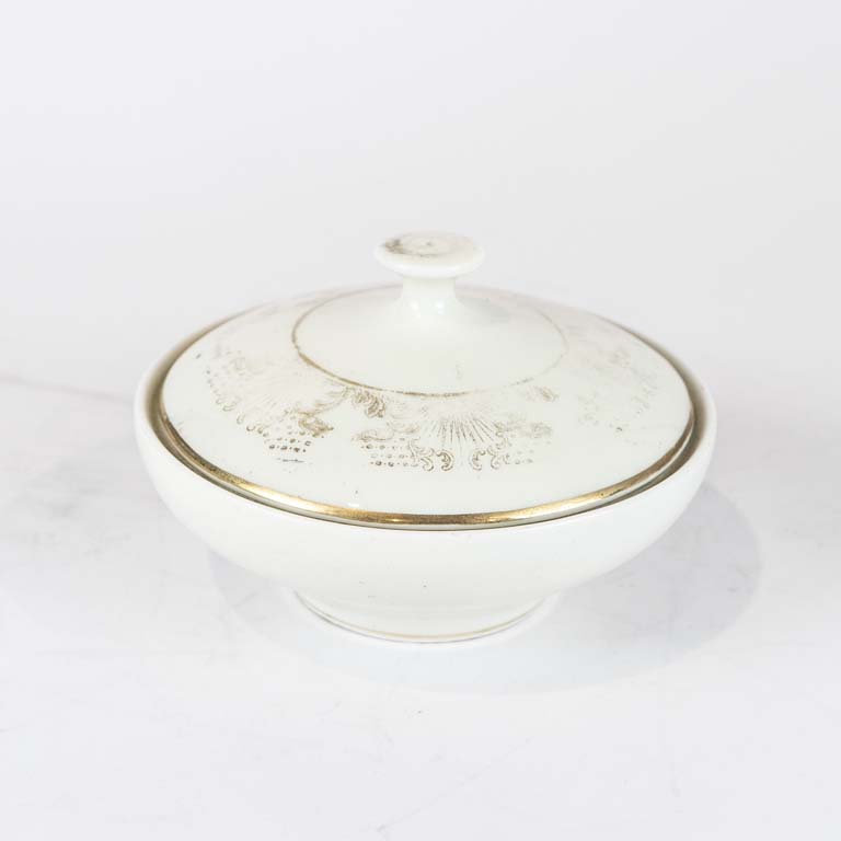 Lote anterior: Bombonera de porcelana bavaria  - Medidas: 15cm 