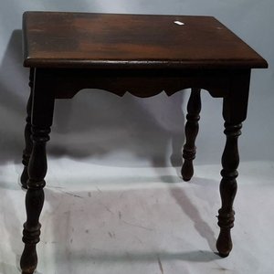 Mesa Ratona Patas Torneadas Madera Oscura - imagen 3