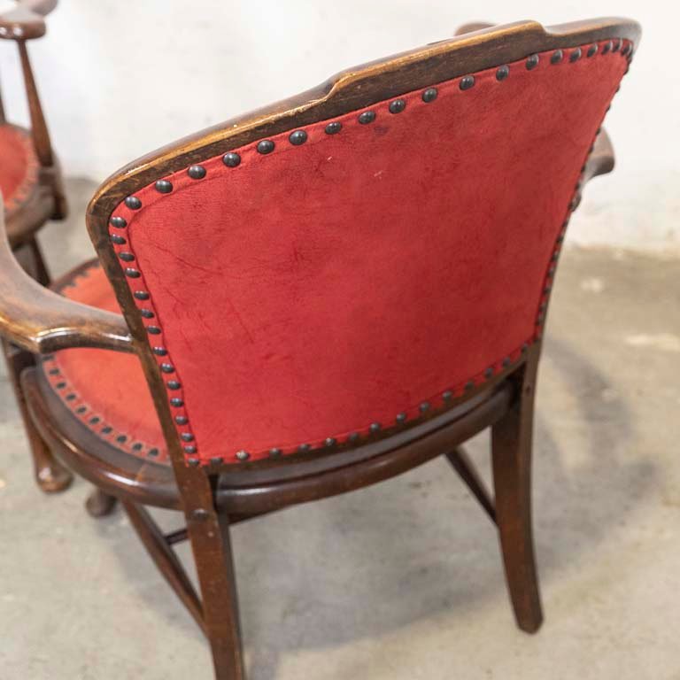 Par de butacas Chippendale bajas, tapizadas con tachas - imagen 3