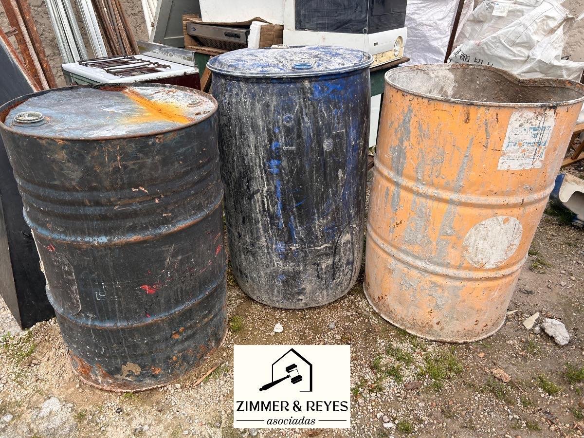 Tres Tambores Metálicos y Plástico