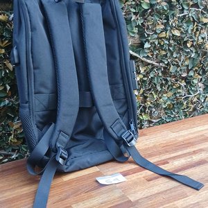 Mochila Urbana Antirrobo con Puerto USB y Candado de Combinación - imagen 2
