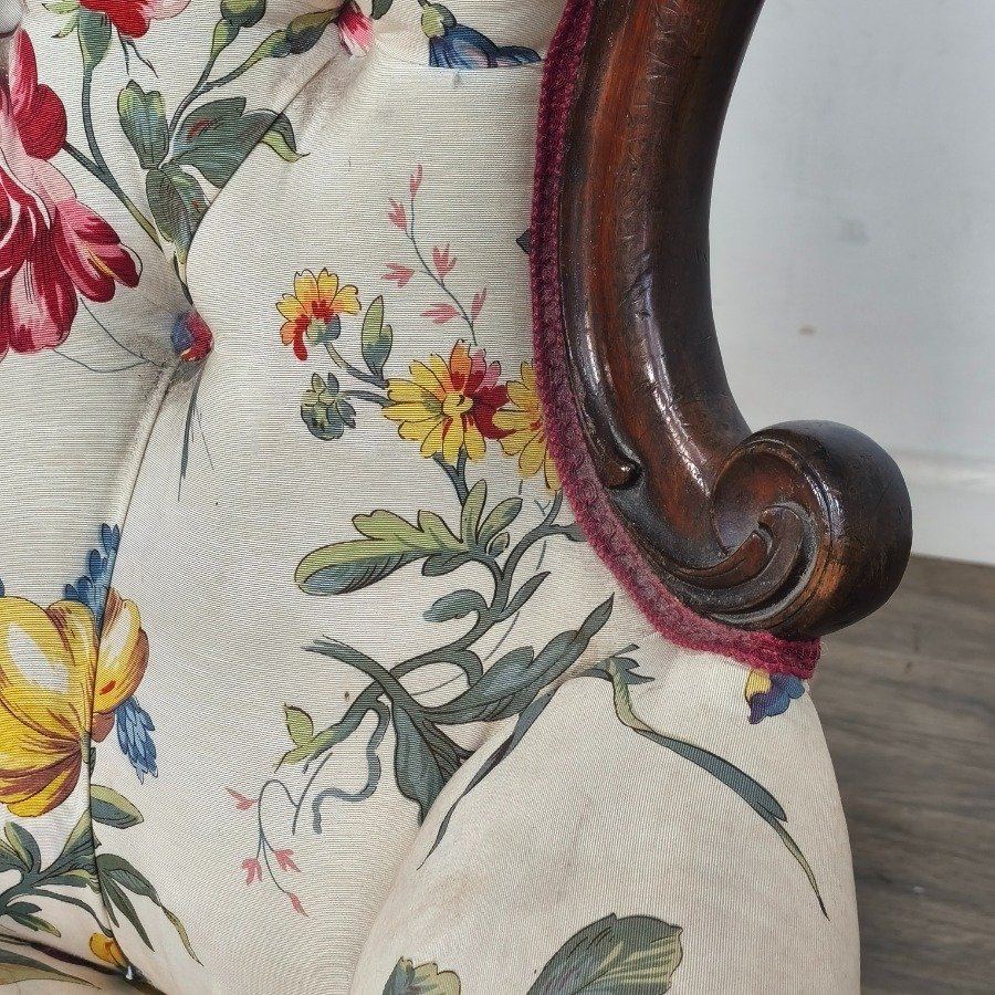 Sillón victoriano de estilo clásico con tapizado floral - imagen 7