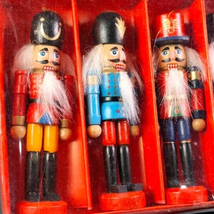 Set de 6 Cascanueces Navideños Colgantes de Madera, 12cm - imagen 5