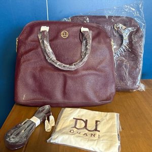 Lote anterior: Lote de 10 Carteras Color Borravino con Logo DUANI
