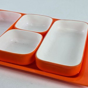 Bandeja Retro para Copetín con Compartimentos en Acrílico Naranja - imagen 4