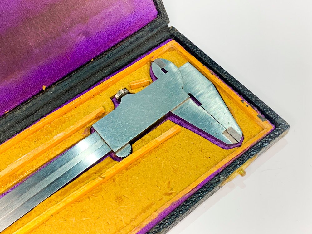 Estuche con calibre Etalon y manual de medición - imagen 2