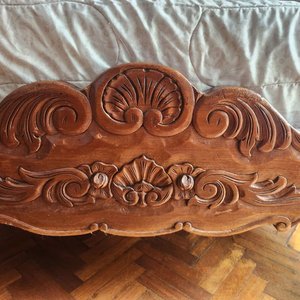 Cama de Madera Tallada Estilo Clásico para Dos Plazas - imagen 2
