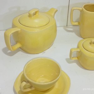 Juego de Té Amarillo y Ensaladera Marrón de Cerámica - imagen 3