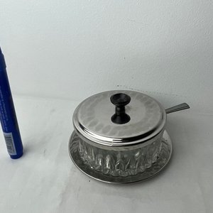 Azucarero de Vidrio Prensado con Tapa y Bandeja Metálica - imagen 1