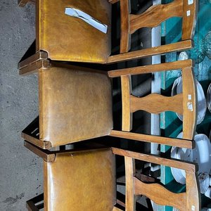 Juego de 3 Sillas de Madera con Tapizado en Cuero - imagen 3