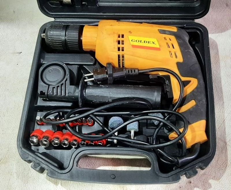 Lote siguiente: Taladro GOLDEX con Accesorios