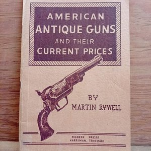 Lote anterior: Catálogo "American Antique Guns and Their Current Prices" - Edición 1955