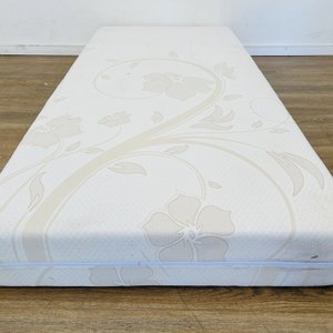 Colchón de una plaza 90x190x20cm con diseño floral - imagen 2