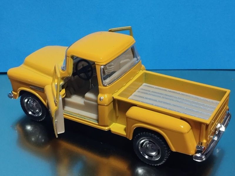Camioneta Coleccionable Chevrolet Año 55 - Juguetes - imagen 3