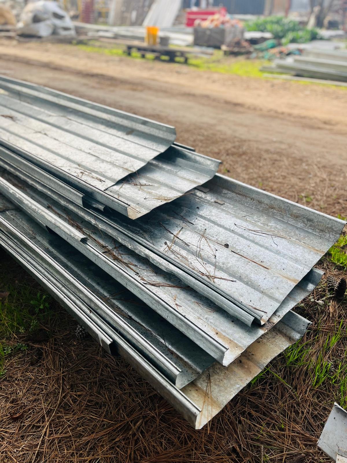 Lote de 12 Chapas y Recortes Metálicos Autoportantes