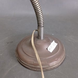 Lámpara de Escritorio Flexible Metálica con Rastro de Óxido - imagen 3