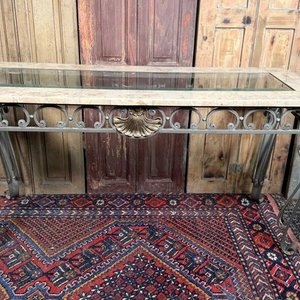 Lote siguiente: Mesa de Arrimo con Vidrio Biselado y Base de Hierro Forjado