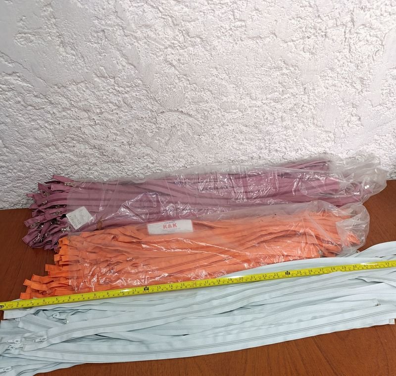Lote siguiente: Cierres de plástico con cremalleras de 3 colores