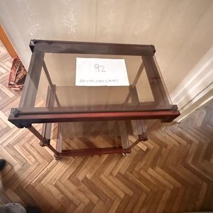 Mesa Auxiliar Esquinera de Vidrio y Madera con Ruedas - imagen 6