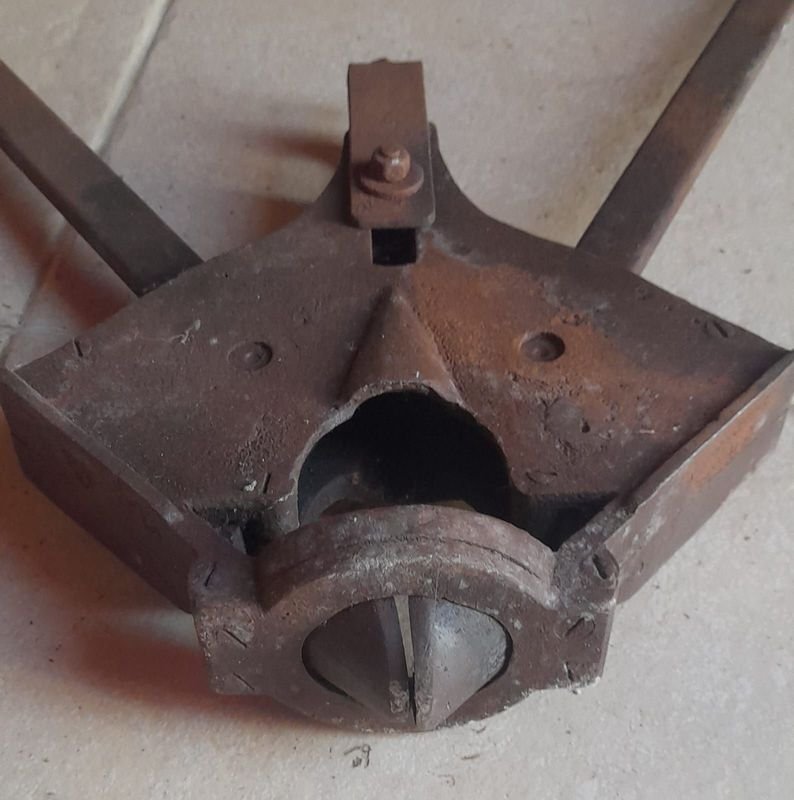 Antiguo Desmochador para la venta - imagen 4