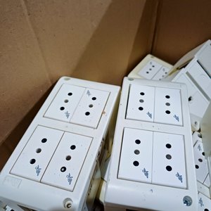 42 Cajas de Módulos Eléctricos Varios - imagen 4