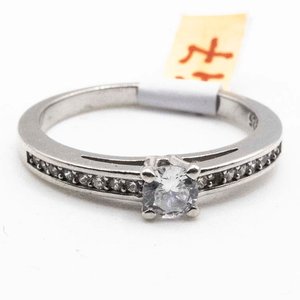 Lote siguiente: Anillo de Plata 925 con Circonias