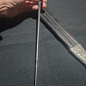 Cuchillo de Caza Antiguo con Detalles en Plata y Oro - imagen 3