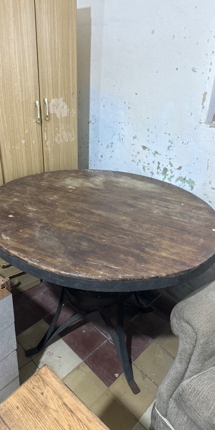 Mesa Redonda de Madera y Hierro Estilo Industrial