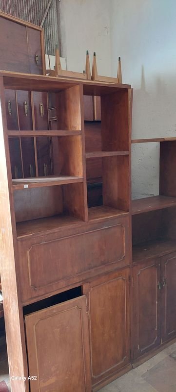 Mueble divisorio de living en madera - imagen 5