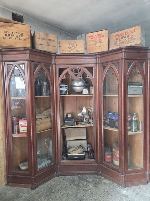 Mueble esquinero exhibidor comercial Gótico - imagen 4